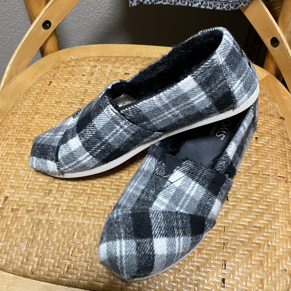 Toms Fuzzy Black Slip-Ons